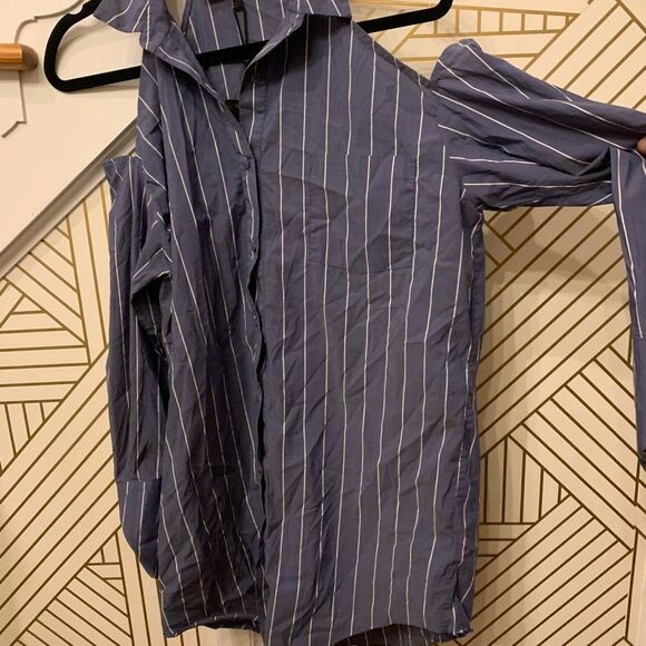 Kendal + Kylie Cold Shoulder Striped Button Down NWT - Picture 4 of 6